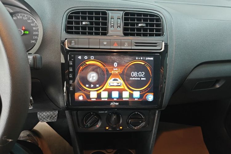 Volkswagen Polo 2019 car image #13