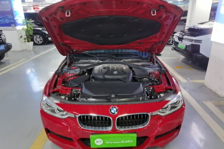 BMW 3 Series 2019 car image #22
