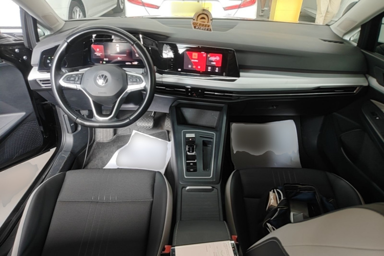 Volkswagen Golf 2021 car image #10