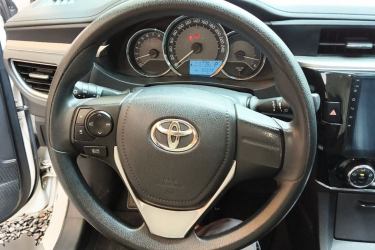 Toyota Corolla 2017 #15 Toyota Corolla 2017 car image #15