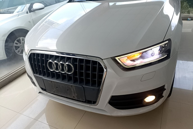 Audi Q3 2016 car image #3