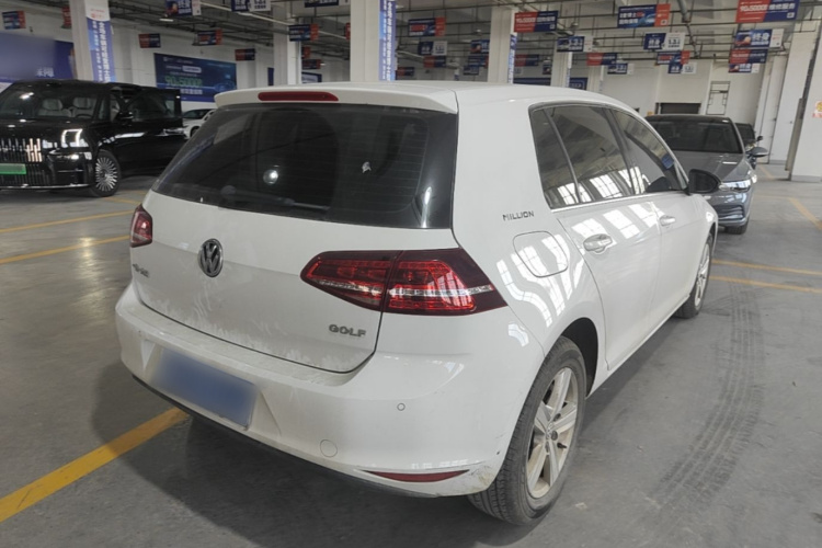 Volkswagen Golf 2017 car image #7