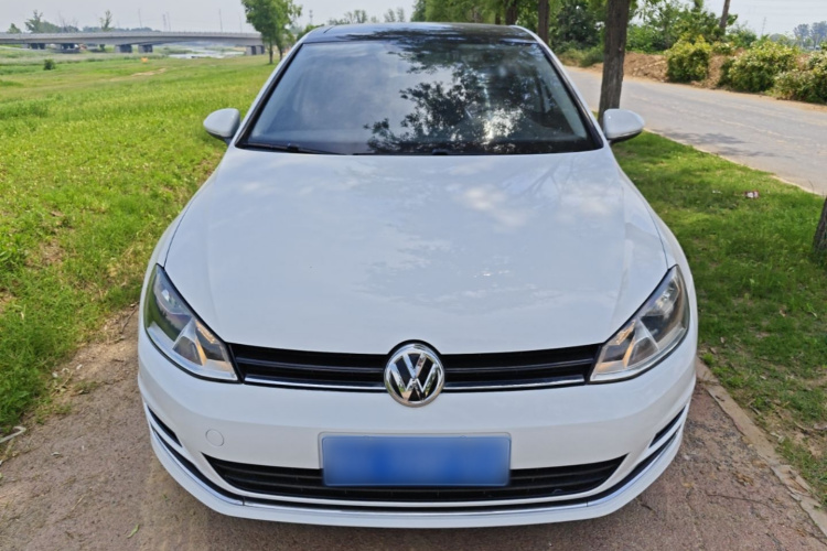 Volkswagen Golf 2015 car image #3