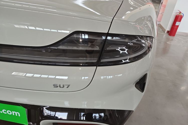 MI SU7 2025 car image #8