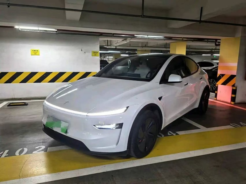 Tesla Model Y 2025 Tesla Model Y 2025 car image