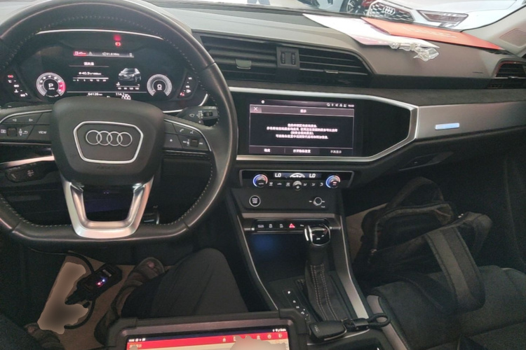 Audi Q3 2022 #10 Audi Q3 2022 car image #10