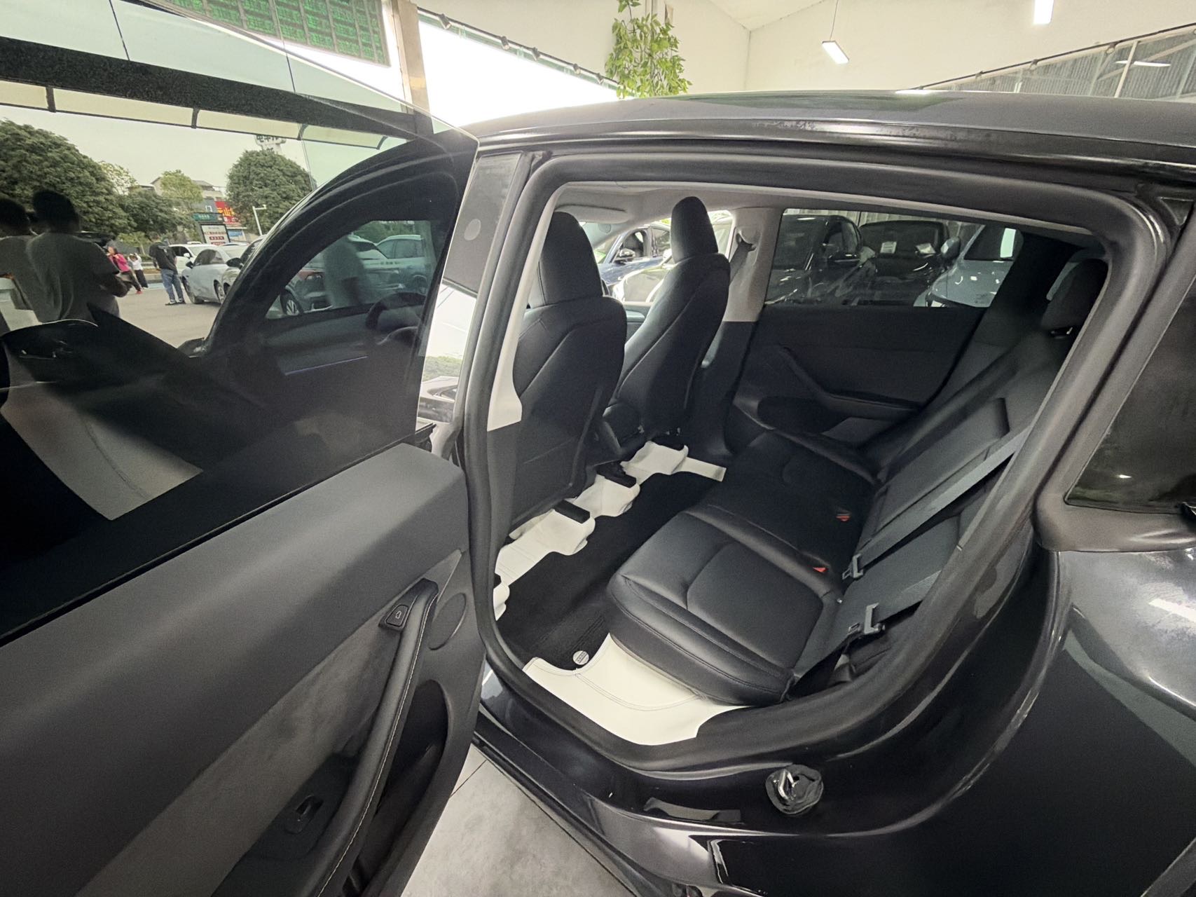 Tesla Model Y 2024 car image #5