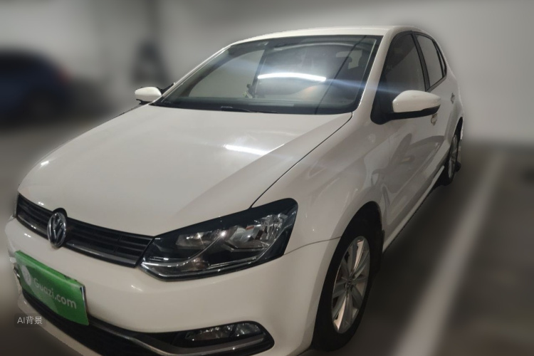 Volkswagen Polo 2015 car image #2