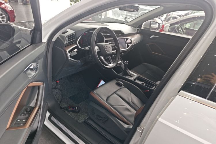 Audi Q3 2023 #19 Audi Q3 2023 car image #19
