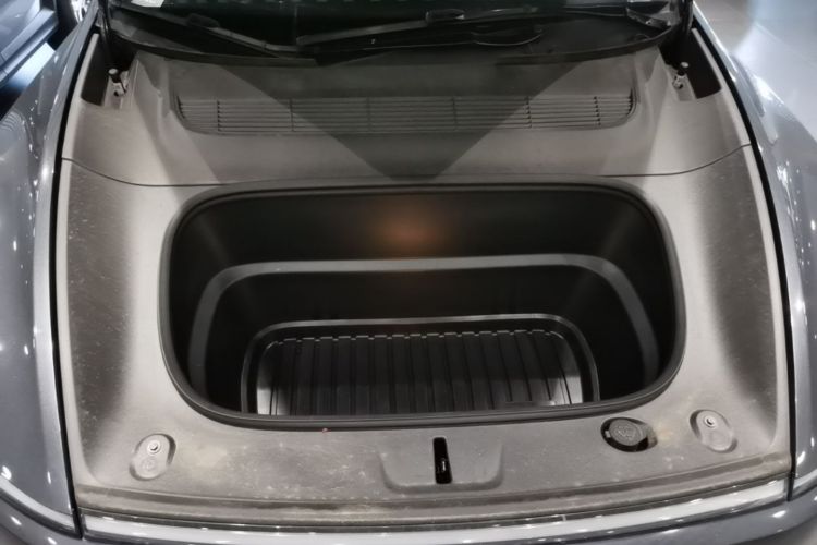 Tesla Model Y 2025 #22 Tesla Model Y 2025 car image #22