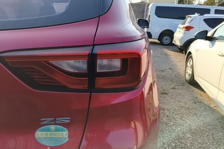 MG ZS 2017 #8 MG ZS 2017 car image #8