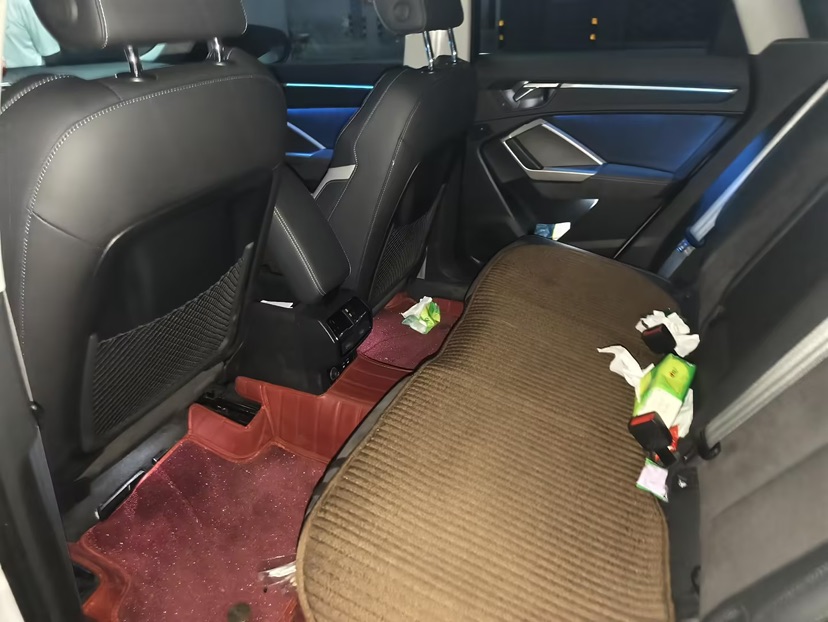 Audi Q3 2023 car image #2