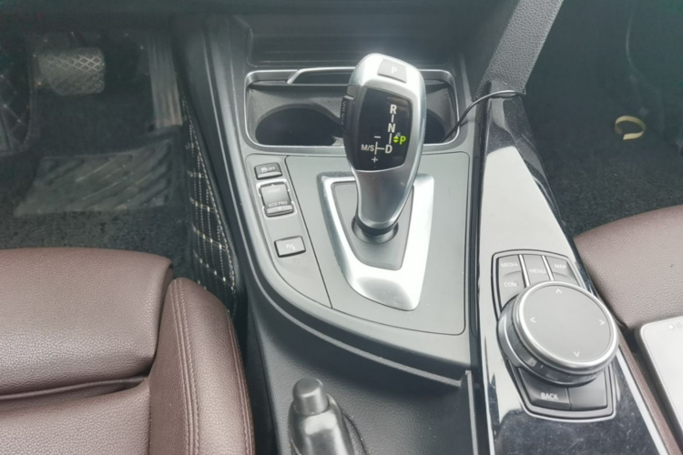 BMW 3 Series 2019 #18 BMW 3 Series 2019 car image #18