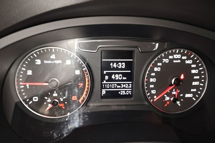 Audi Q3 2018 immagine di auto #12