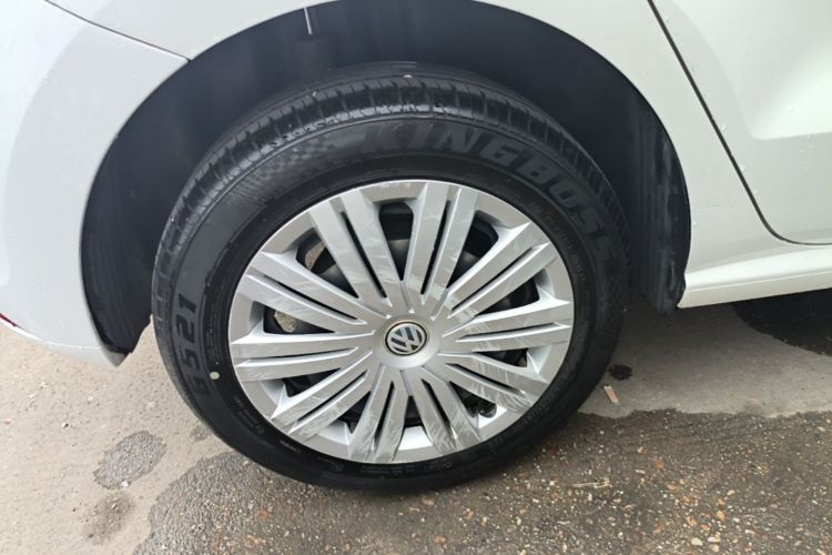 Volkswagen Polo 2017 car image #10