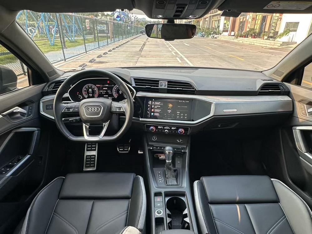 Audi Q3 2023 immagine di auto #16