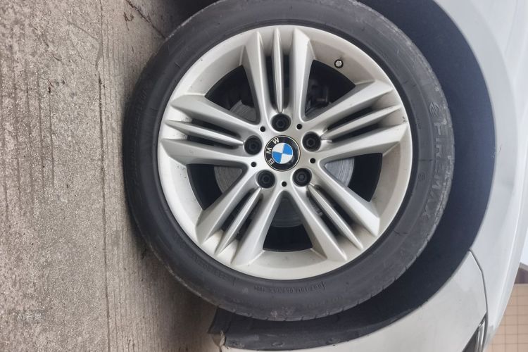 BMW 3 Series 2017 immagine di auto #9