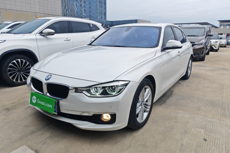 BMW 3 Series 2017 immagine di auto #2