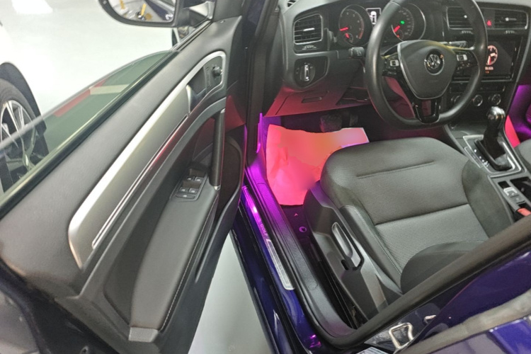 Volkswagen Golf 2019 imagem de carro #16