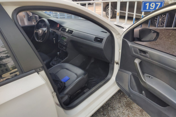 Volkswagen Santana 2018 صورة سيارة #27