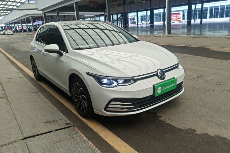 Volkswagen Golf 2022 car image #4