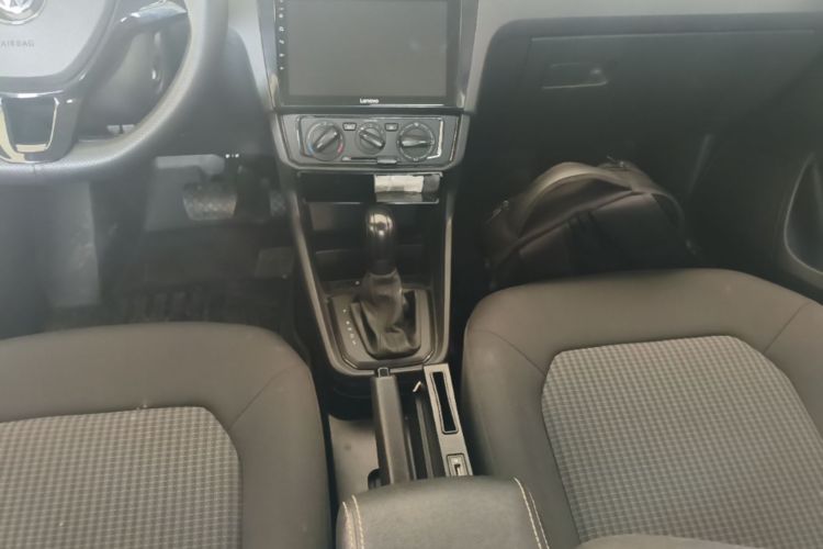 Volkswagen Santana 2021 car image #14