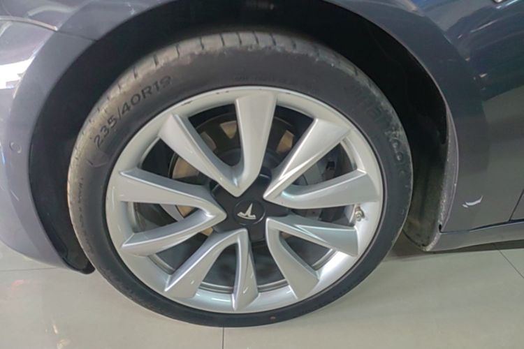 Tesla Model 3 2020 car image #9