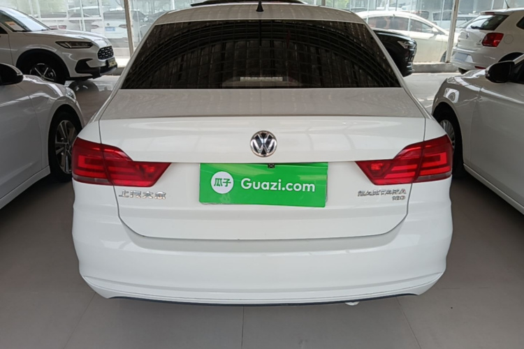 Volkswagen Santana 2017 car image #6