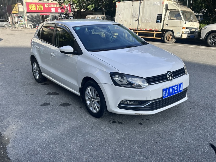 Volkswagen Polo 2016 car image #3