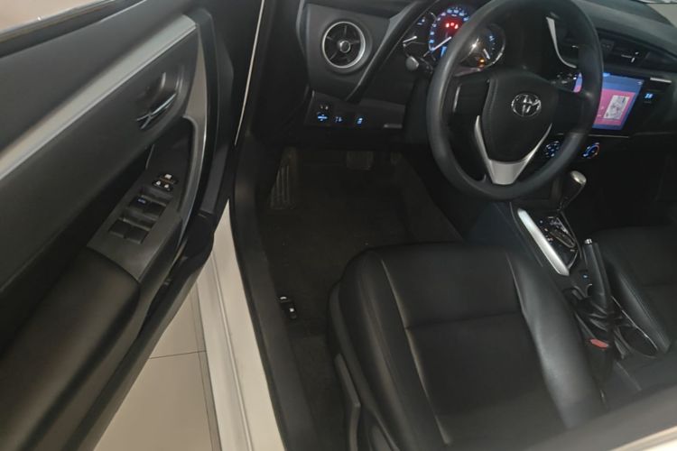 Toyota Corolla 2018 immagine di auto #16