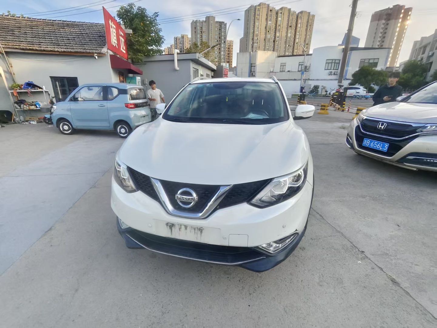 Nissan Qashqai 2017 car image #2
