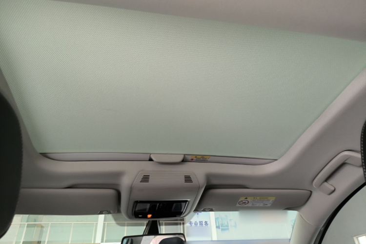 Volkswagen Golf 2023 car image #20