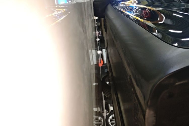 Tesla Model Y 2023 car image #25