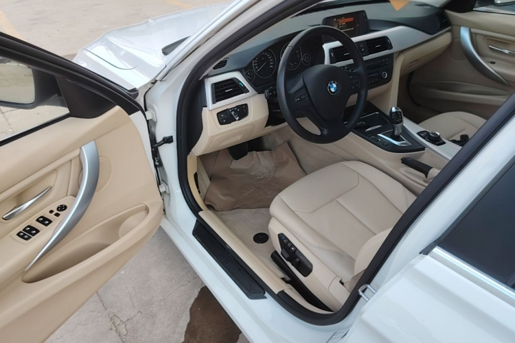 BMW 3 Series 2015 #16 BMW 3 Series 2015 car image #16