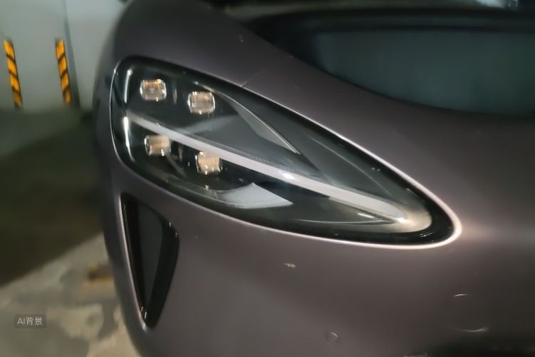 MI SU7 2025 immagine di auto #8