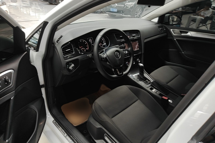 Volkswagen Golf 2020 #12 Volkswagen Golf 2020 car image #12