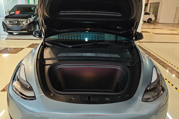 Tesla Model Y 2024 #20 Tesla Model Y 2024 car image #20