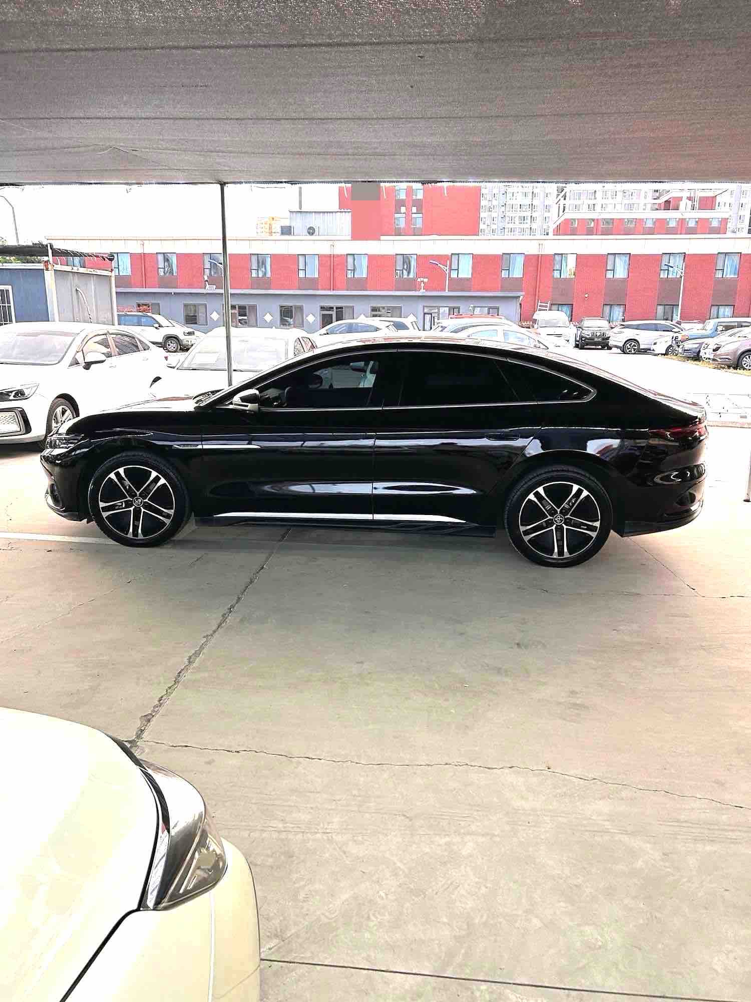 BYD Han 2023 car image #2