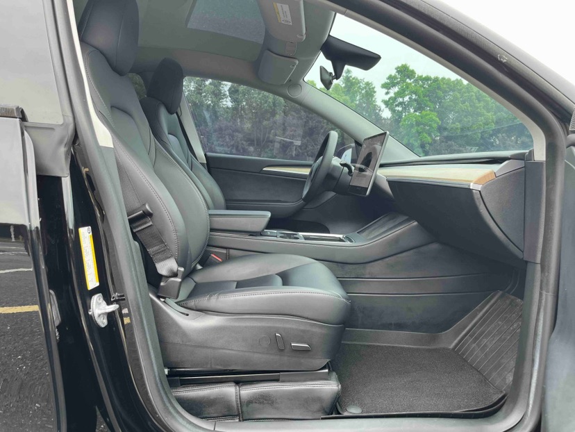 Tesla Model Y 2023 #4 Tesla Model Y 2023 car image #4