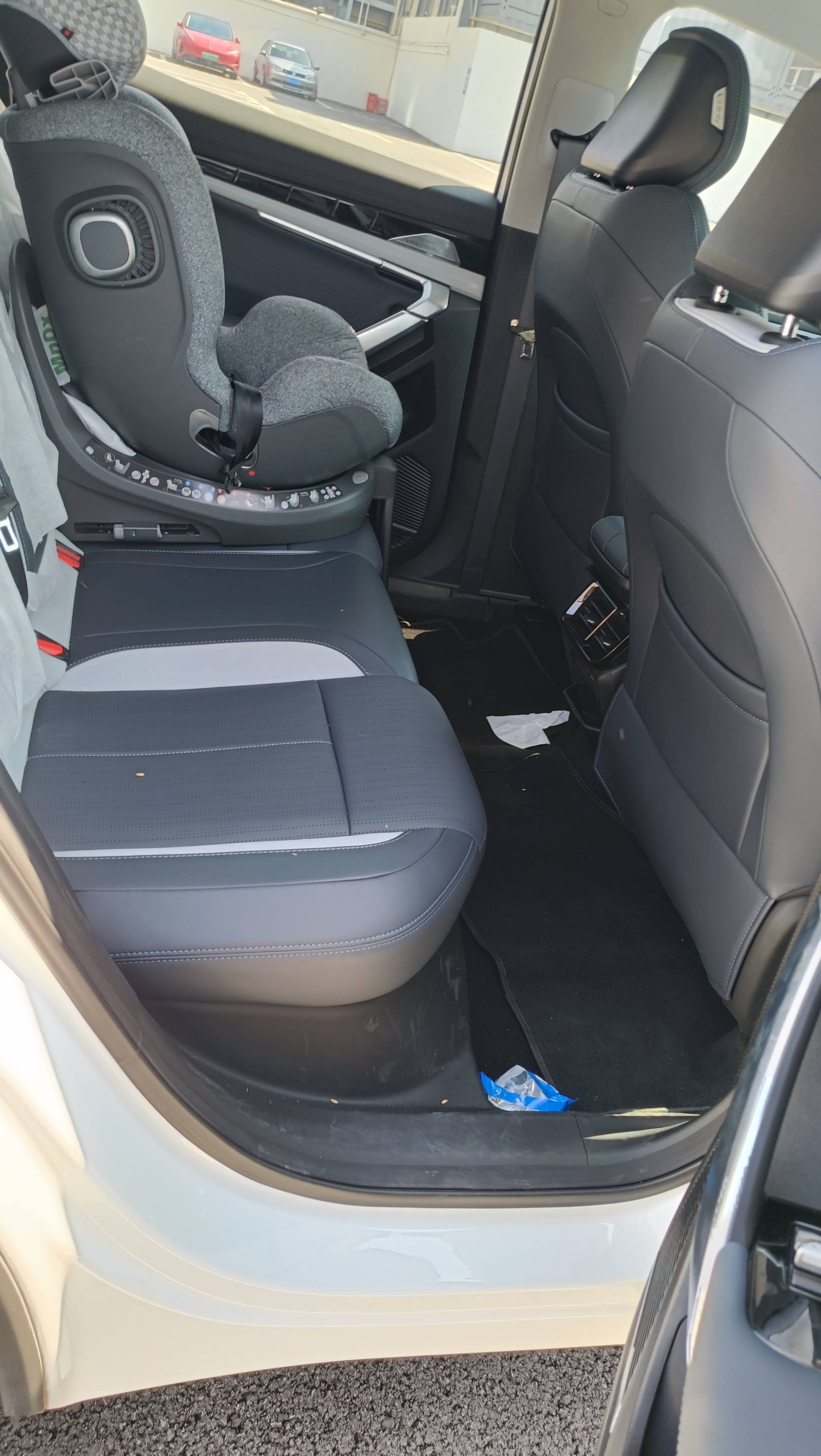 GEELY Boyue L 2025 car image #4
