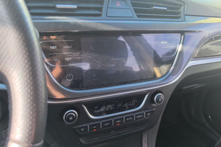 GEELY Emgrand 2017 car image #13