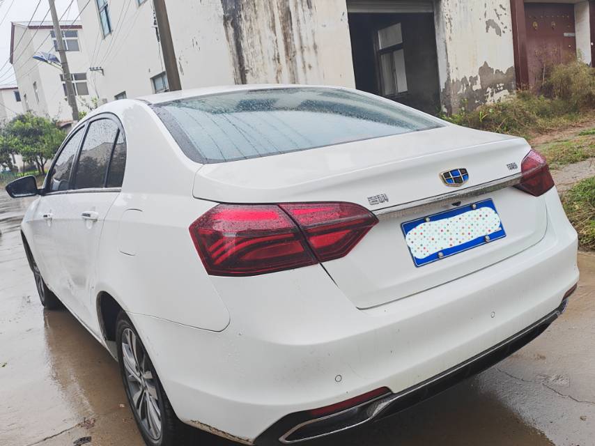 GEELY Emgrand 2018 car image #5