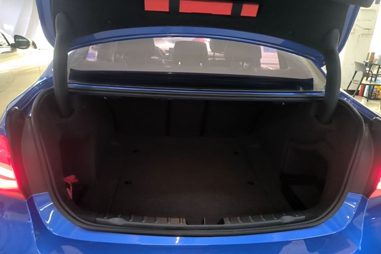 BMW 3 Series 2018 #19 BMW 3 Series 2018 car image #19