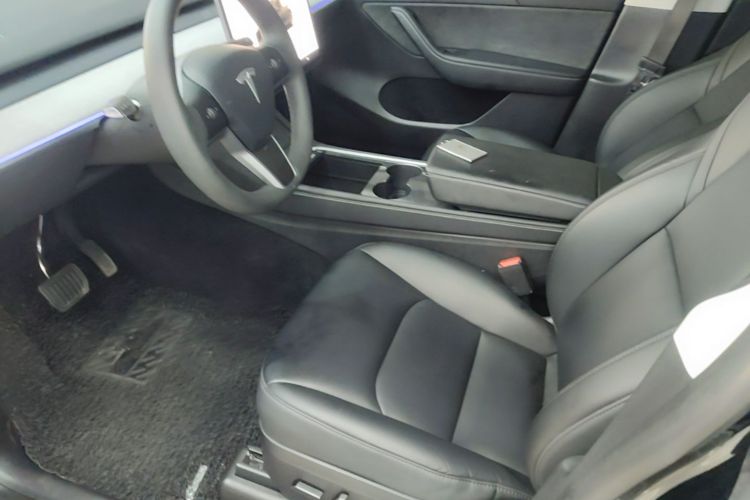 Tesla Model Y 2024 immagine di auto #15