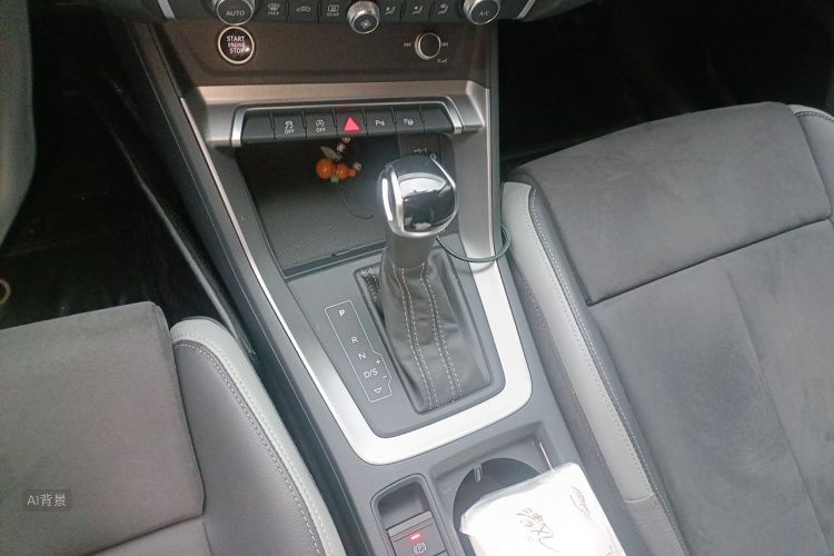 Audi Q3 2023 car image #16