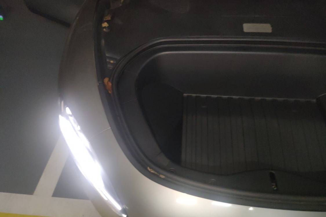 MI SU7 2024 immagine di auto #11