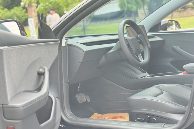 Tesla Model 3 2024 #19 Tesla Model 3 2024 car image #19