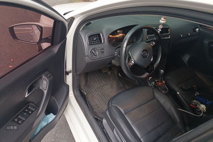 Volkswagen Polo 2017 car image #18