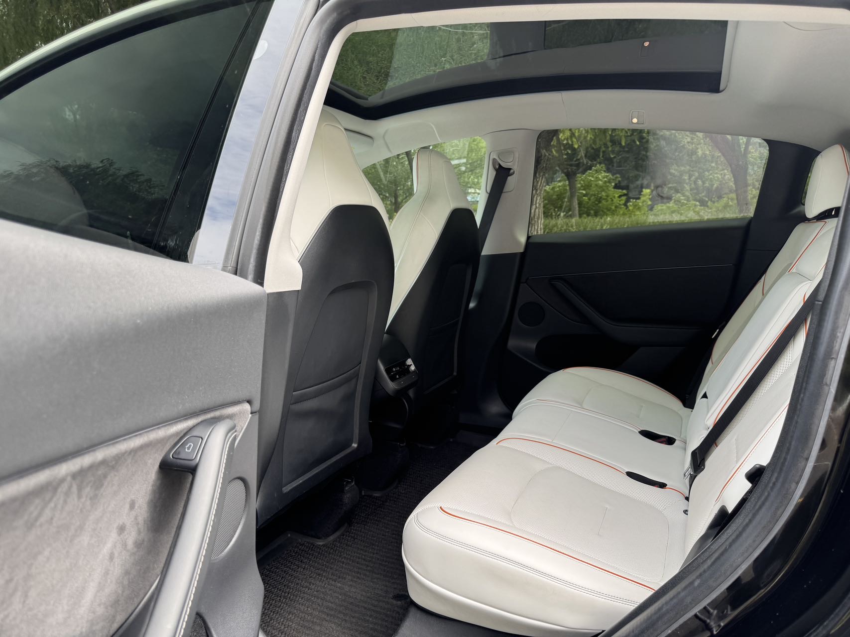 Tesla Model Y 2022 car image #7