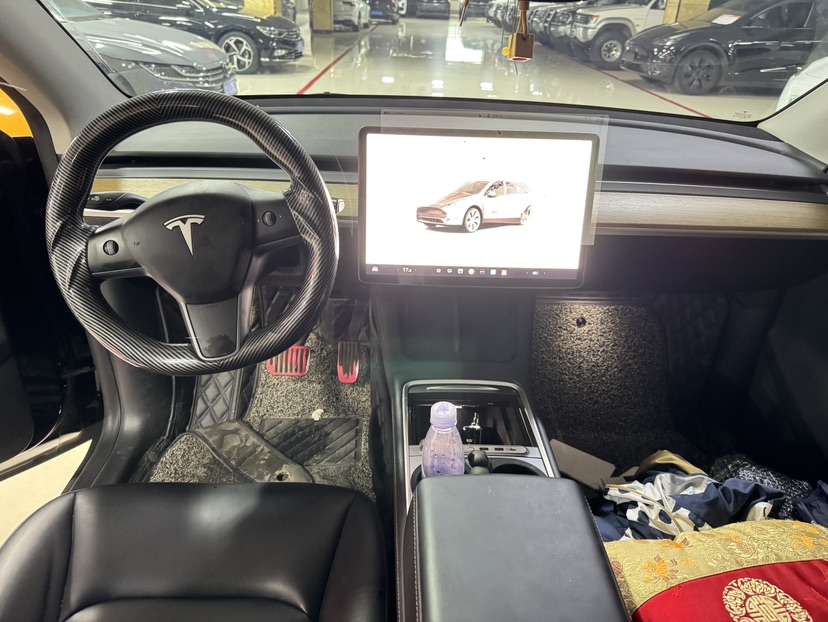 Tesla Model Y 2022 car image #8
